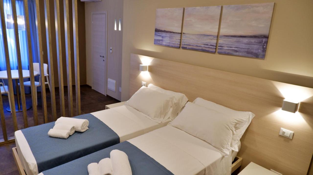 Pianomare Riviera Apartments And Rooms Imperia Kültér fotó