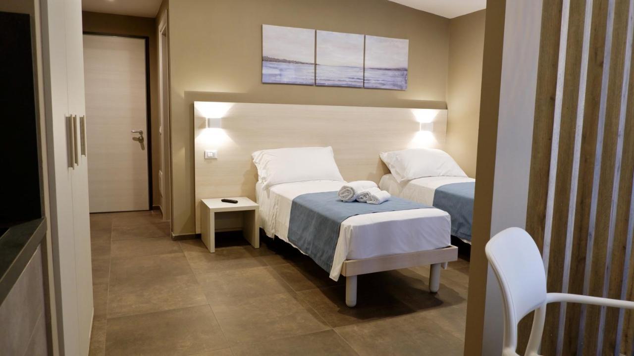 Pianomare Riviera Apartments And Rooms Imperia Kültér fotó