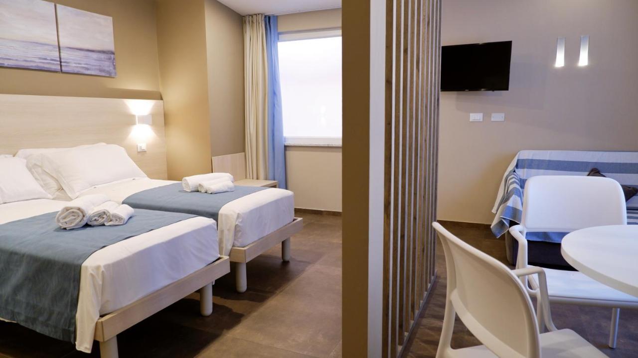 Pianomare Riviera Apartments And Rooms Imperia Kültér fotó