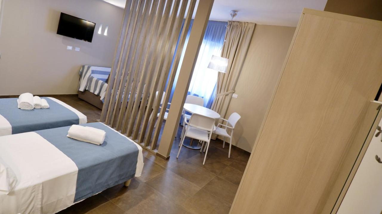 Pianomare Riviera Apartments And Rooms Imperia Kültér fotó